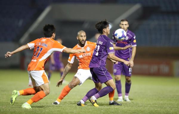 V.League vòng 10: Kéo dài điệu buồn miền Trung?