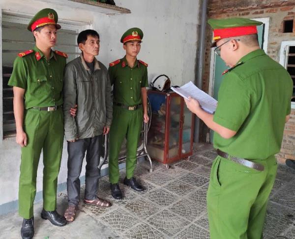 Bắt đối tượng phù phép 1 chiếc ô-tô bán cho 3 người