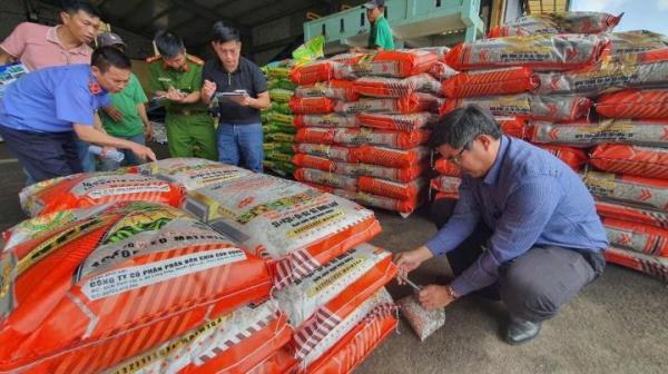 Vợ chồng nữ doanh nhân duyên dáng, bản lĩnh, tài năng bị bắt vì sản xuất, tiêu thụ hàng chục nghìn tấn phân bón giả