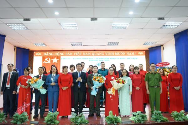 Ra mắt Ban Chấp hành Đảng bộ và lãnh đạo chủ chốt phường Hải Châu