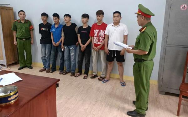 Khởi tố nhóm côn đồ làng