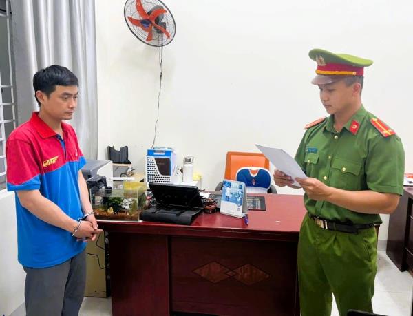 Truy vết gã shipper cướp giật điện thoại của trẻ em