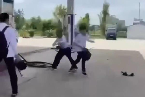 Học sinh loạn đả gây chết người