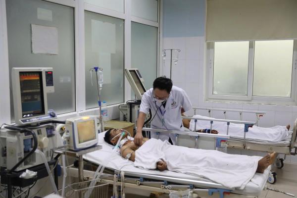 Sức khỏe các bệnh nhân ngộ độc rượu đã qua cơn nguy kịch