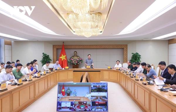 Hơn 60.000 người dân miền Trung được sơ tán trước bão số 12