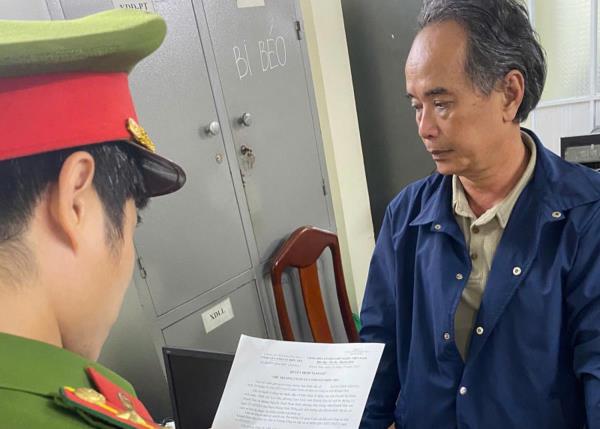 Bắt khẩn cấp đối tượng đánh tài xế taxi