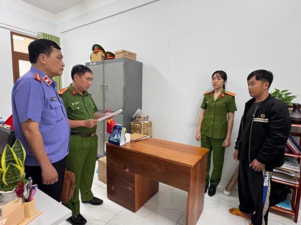 Bắt đồng phạm của Giám đốc Chi nhánh Cà phê Thành Khôi nghi sản xuất cà-phê giả