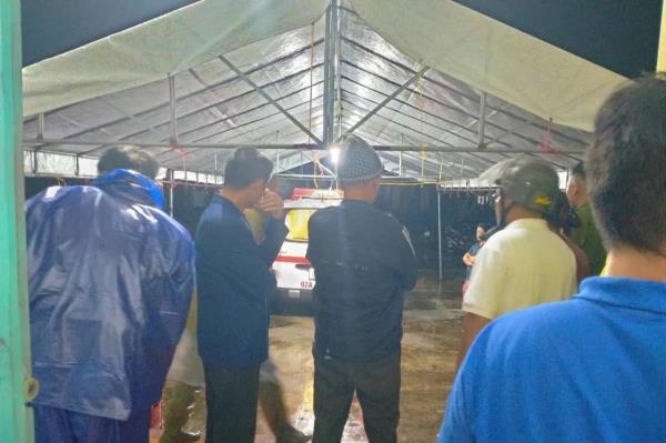 Tường nhà ẩm ướt, cô gái bị điện giật tử vong