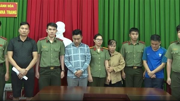 Sử dụng thiết bị giả mạo câu nhử nhà đầu tư tiền điện tử để lừa đảo