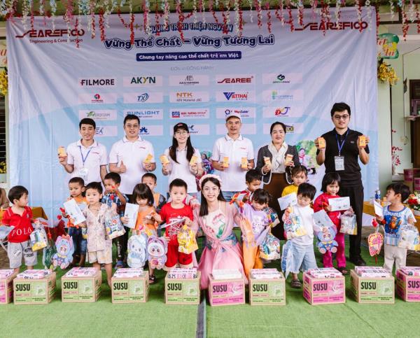 Hành trình Vững thể chất, Vững tương lai mang Trung thu đến gần 700 trẻ em vùng cao tại Đà Nẵng