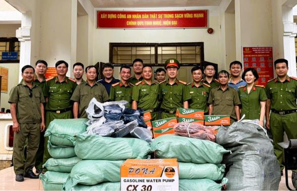 Hỗ trợ nhân dân khắc phục hậu quả mưa lũ