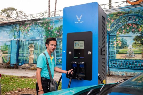Hạ tầng xe điện bứt tốc: Hà Nội và TP.HCM xuất hiện loạt trạm sạc quy mô lớn