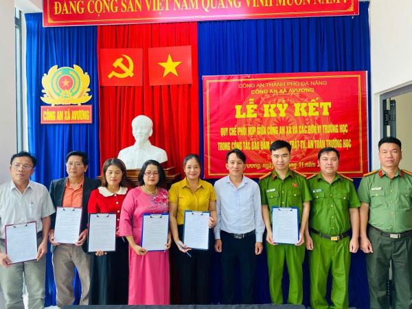 Công an xã ký kết quy chế phối hợp đảm bảo ANTT, an toàn giáo dục
