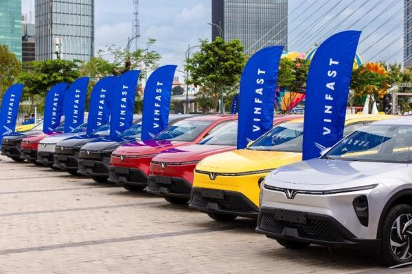 Tiết kiệm cả chục triệu đồng mỗi tháng, vận hành out trình so với xe xăng cùng tầm tiền