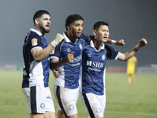 SHB Đà Nẵng vào tứ kết Cúp quốc gia