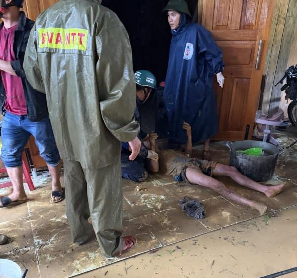 Kịp thời cứu nạn nhân vụ sạt lở núi ở xã Phước Thành