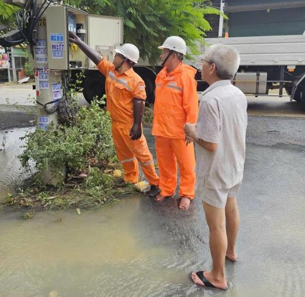 Cấp điện trở lại do ngập lụt tại miền Trung - Tây Nguyên cho gần 45% khách hàng