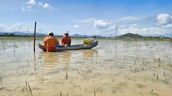 Thêm gần 350.000 khách hàng tại miền Trung - Tây Nguyên mất điện do lũ lụt