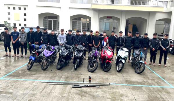 Khởi tố 14 thanh thiếu niên gây rối trật tự công cộng