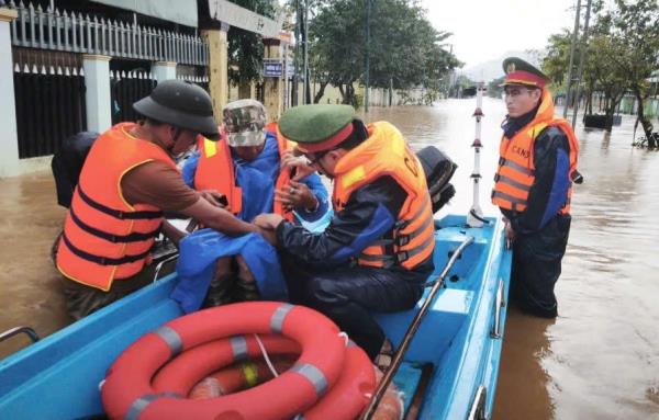 Vững vàng vượt qua bão lũ