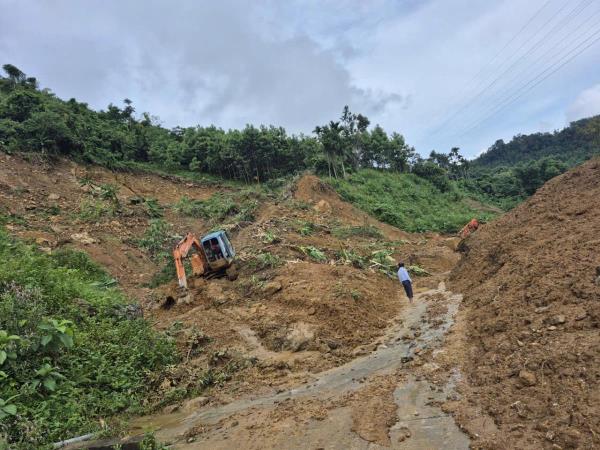 Quảng Ngãi tập trung khắc phục hạ tầng sau mưa lớn