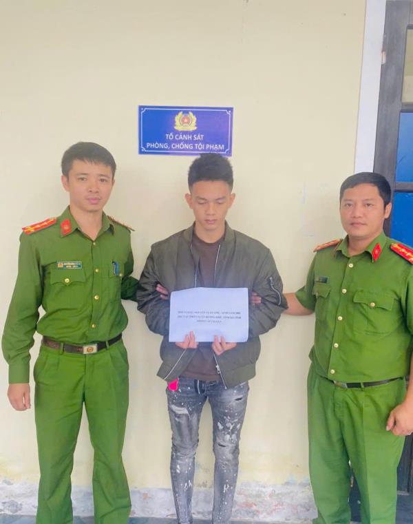 Đạo chích đội mưa đi khoắng