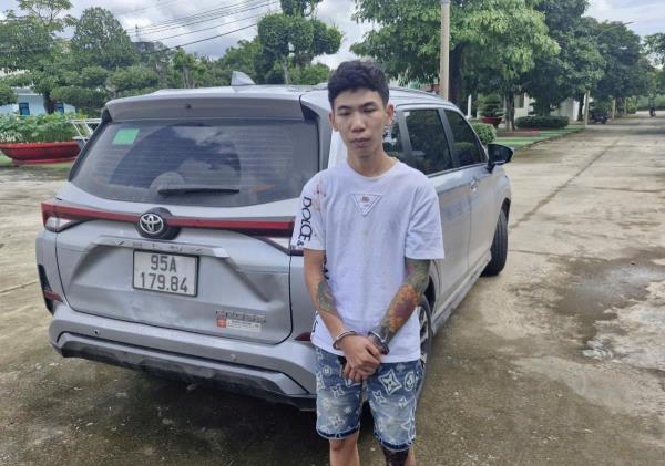 Bí mật kiếm tiền của gã thợ nhôm kính hằng đêm cháy hết mình trong bar