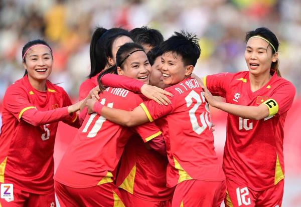 Bóng đá nam và nữ Việt Nam đều giành vé vào Bán kết ở SEA Game 33