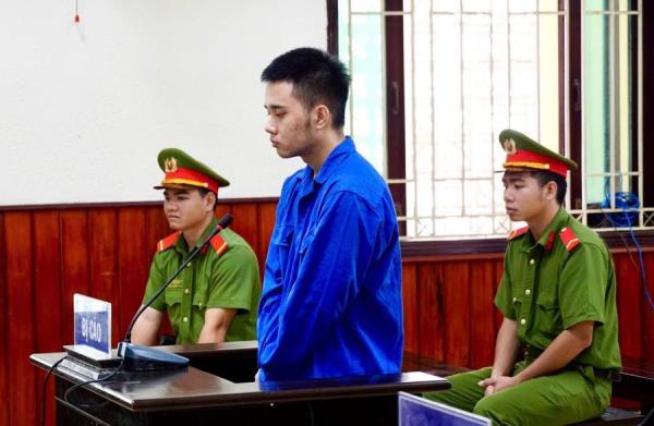 Tuyên án chung thân kẻ giết mẹ ruột rồi bán đàn gia súc lấy tiền chơi game