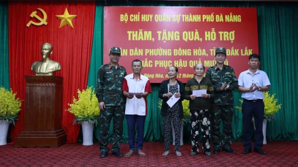 Bộ CHQS TP Đà Nẵng hỗ trợ 200 hộ dân bị thiệt hại sau mưa lũ tại Đắk Lắk