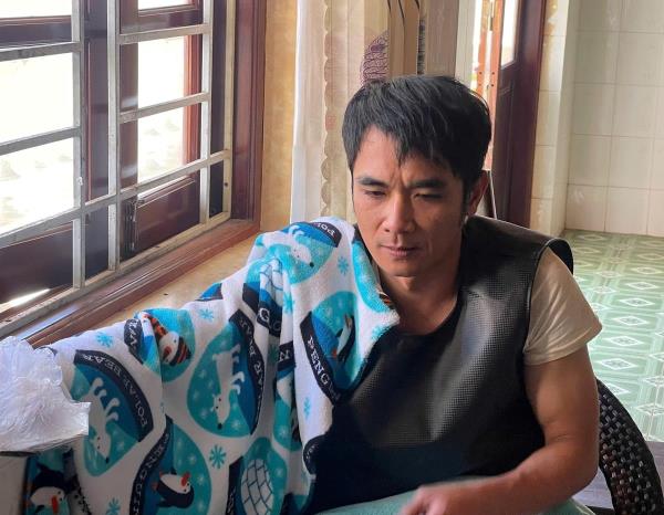 Tạm giữ đối tượng hiếp dâm bé gái đi giao xôi