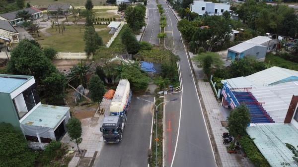 Cần sớm gỡ nút thắt trên đường ĐH4?