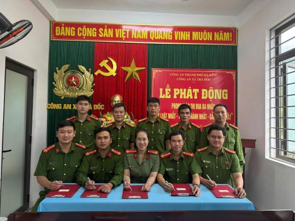 Công an xã Trà Đốc phát động phong trào thi đua Ba nhất và ủng hộ đồng bào bị thiệt hại do mưa lũ