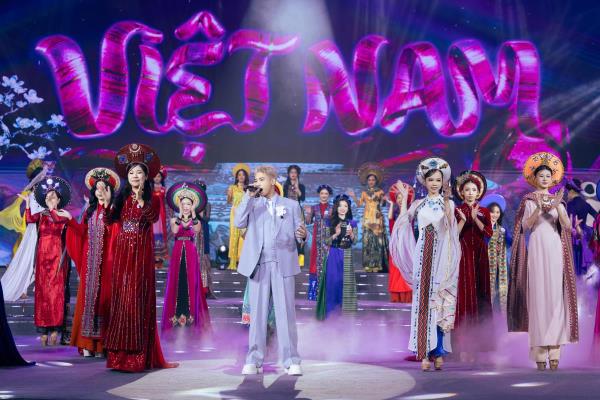 Sôi động đêm bán kết Hoa hậu Sinh viên Hòa bình Việt Nam tại Đà Nẵng