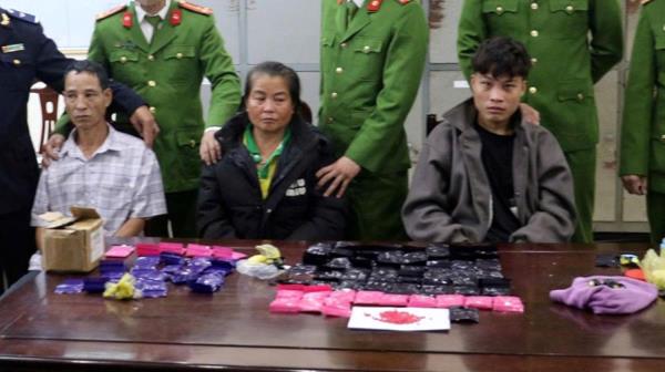 Bắt 3 đối tượng thu hơn 18 nghìn viên ma túy tổng hợp