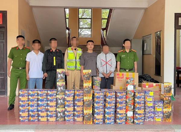 Pháo lậu vi hành