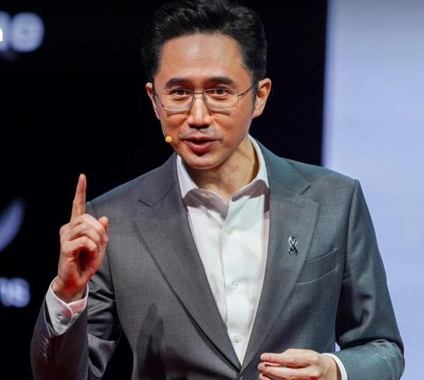 Cháu trai ông Thaksin được đề cử làm ứng viên thủ tướng Thái Lan