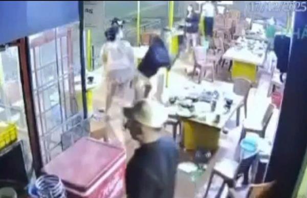 Mang mã tấu chém người ở quán nhậu, 1 người chết, 2 người bị thương