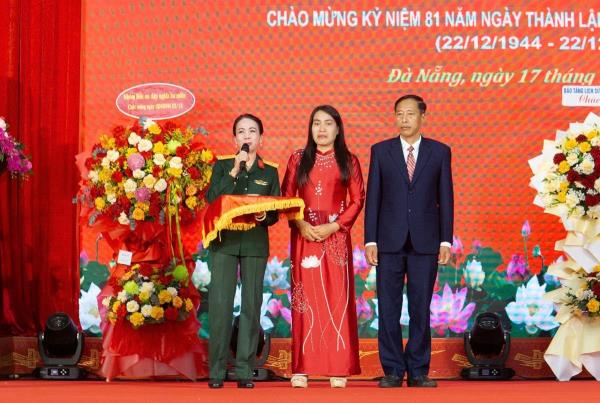 Hơn 200 hiện vật kháng chiến được hiến tặng cho Bảo tàng Quân khu 5