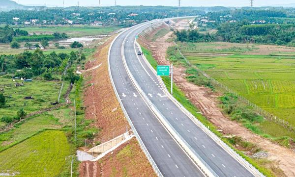 Khởi công dự án Nhà máy Sản xuất Ray và Thép đặc biệt Hòa Phát Dung Quất