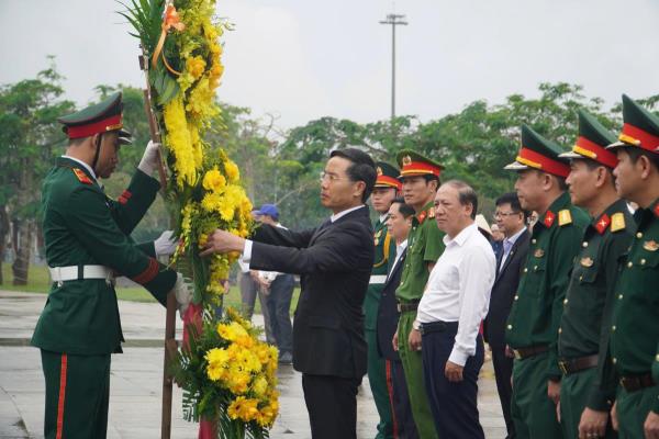Lãnh đạo TP Đà Nẵng tri ân Anh hùng liệt sĩ và Mẹ Việt Nam anh hùng