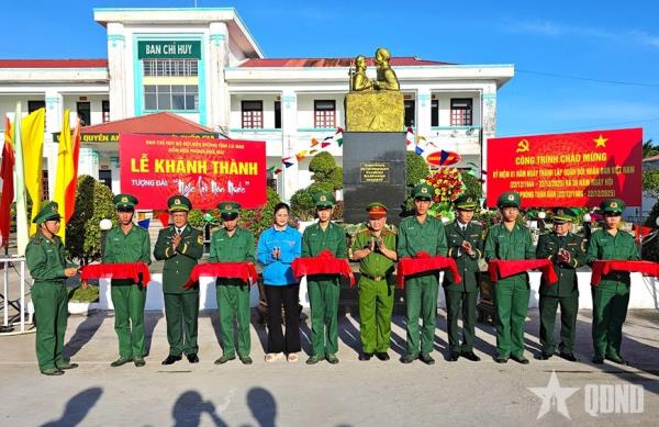 Khánh thành tượng đài Bác Hồ với chiến sĩ Biên phòng