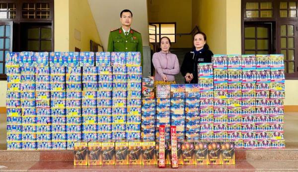 Mua bán trái phép pháo nổ