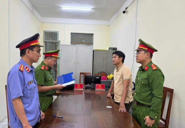 Khởi tố trùm sa tặc trên sông Vàng