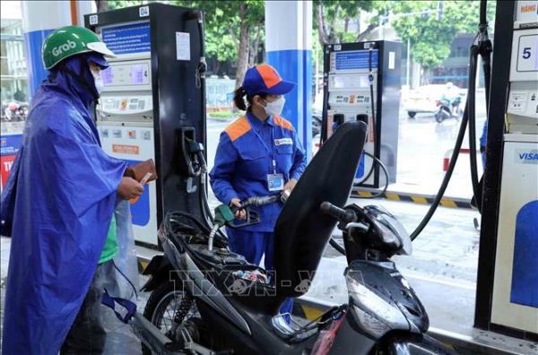 Chuyển đổi kinh doanh xăng E10, từ khuyến khích sang chuẩn hóa bắt buộc