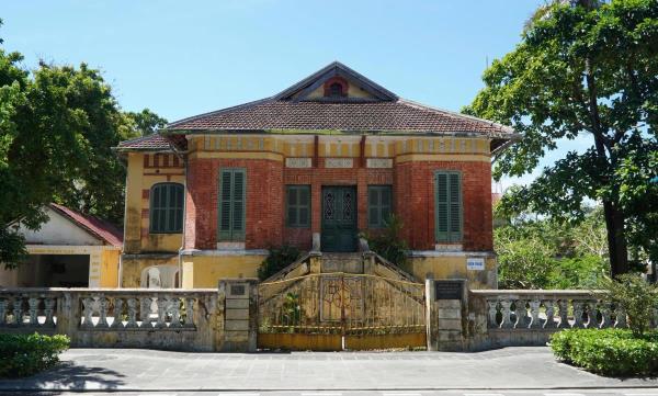 Vì sao thần đèn Nguyễn Văn Cư vẫn chưa thể dịch chuyển biệt thự Pháp cổ 26 Lê Lợi sau hơn 3 năm chờ đợi?