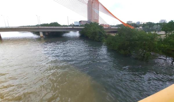 Thừa nước đục xả... nước đen