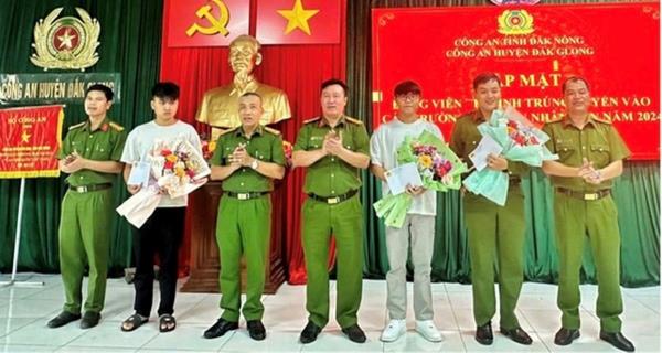 Hơn 1000 công dân ưu tú sẵn sàng lên đường nhập ngũ