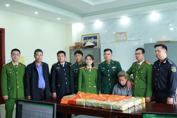 Phá đường dây ma túy xuyên quốc gia thu 30 kg ma túy đá