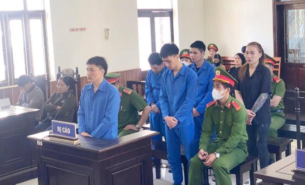 Xét xử nhóm đối tượng nổ súng tấn công người thi hành công vụ